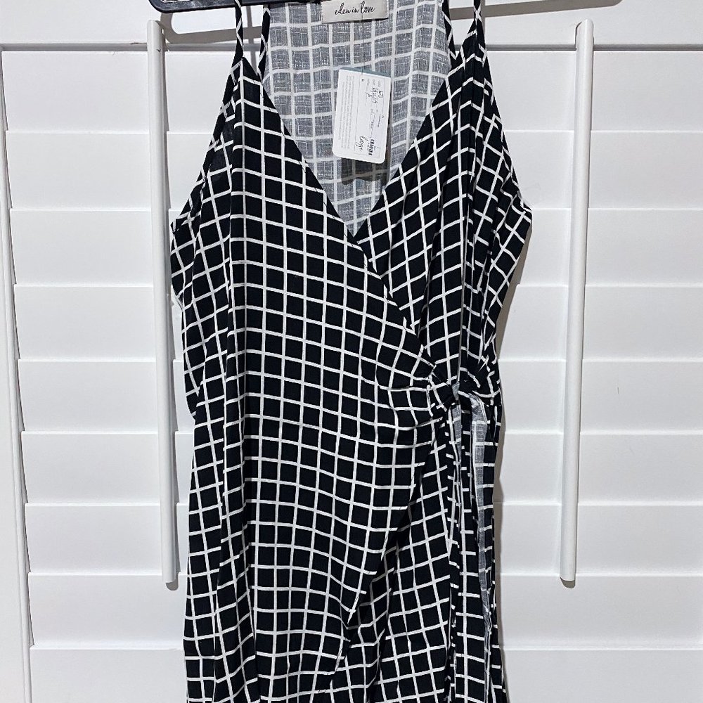 NWT EDEN IN LOVE Leila MM Wrap Dress L